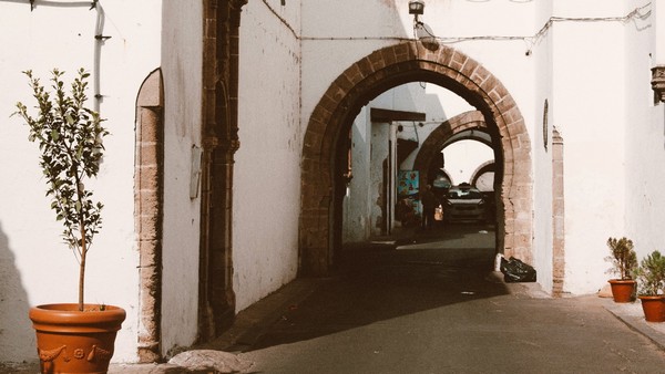 Eins der Tore zur Altstadt von Casablanca, Foto: Alice Andreea Georgesco auf unsplash.com